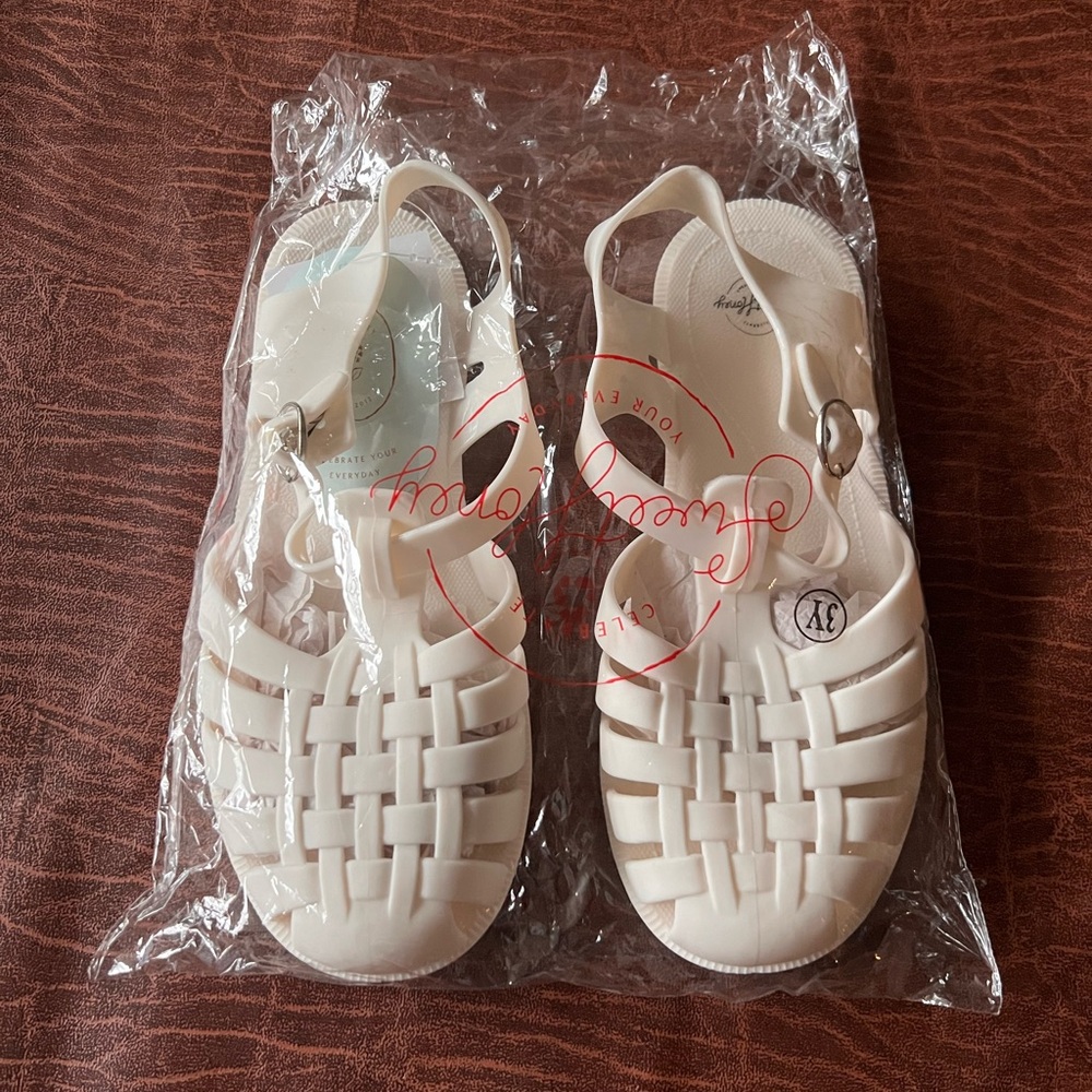 NWT Matte Jelly Sandals - Cream